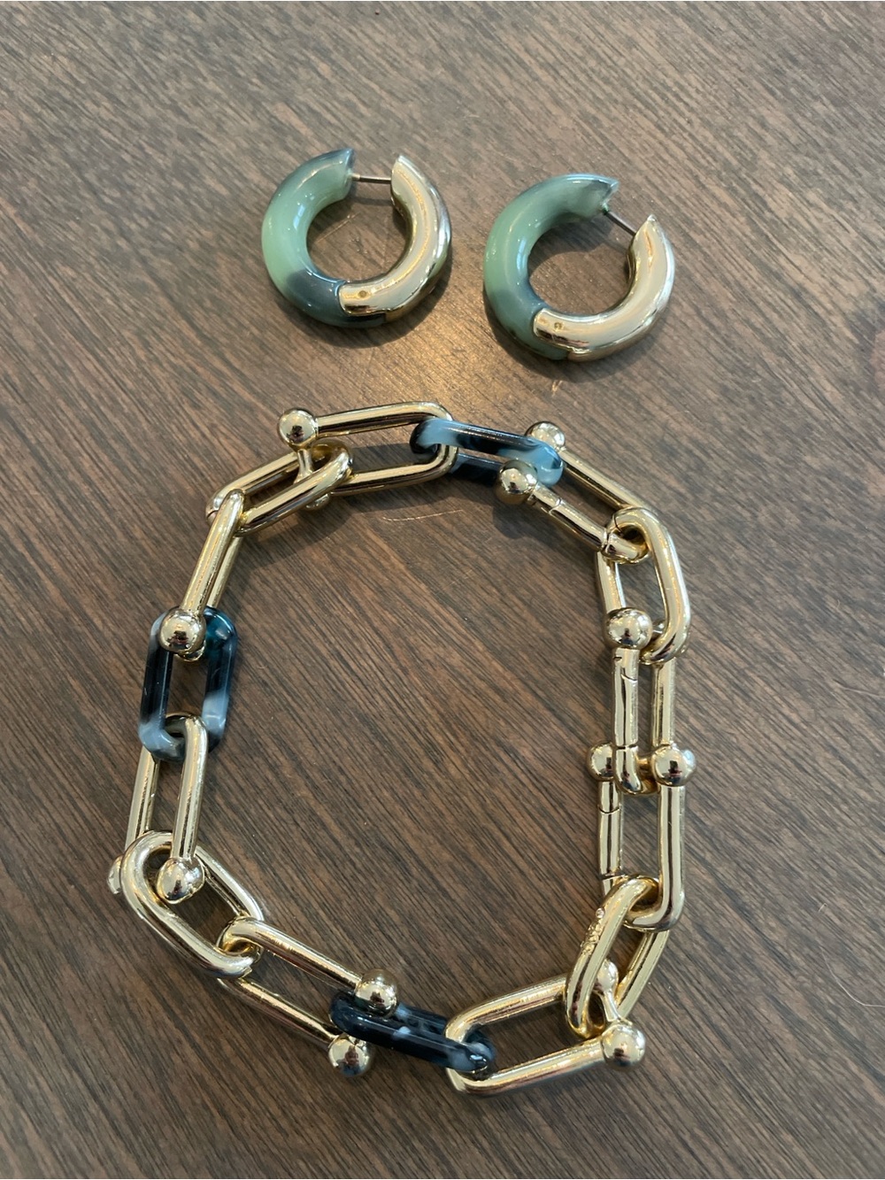 Stella & Dot Gold Link Bracelet & Earring Set with Resin Accents